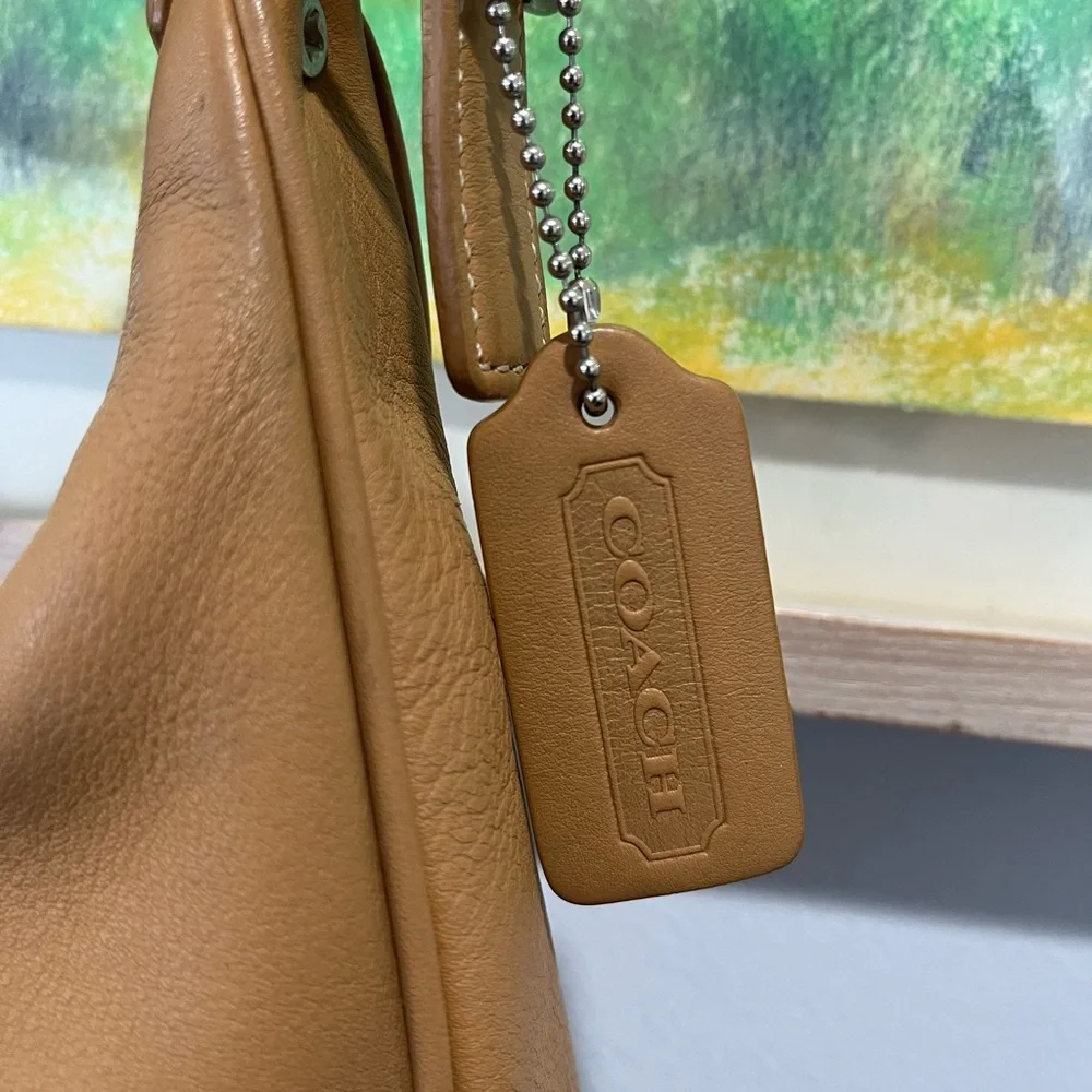 Coach Camel Legacy Zoe Tote Shoulder Hobo Bag Leather Purse 9342 Nickel Vintage - Picture 4 of 10